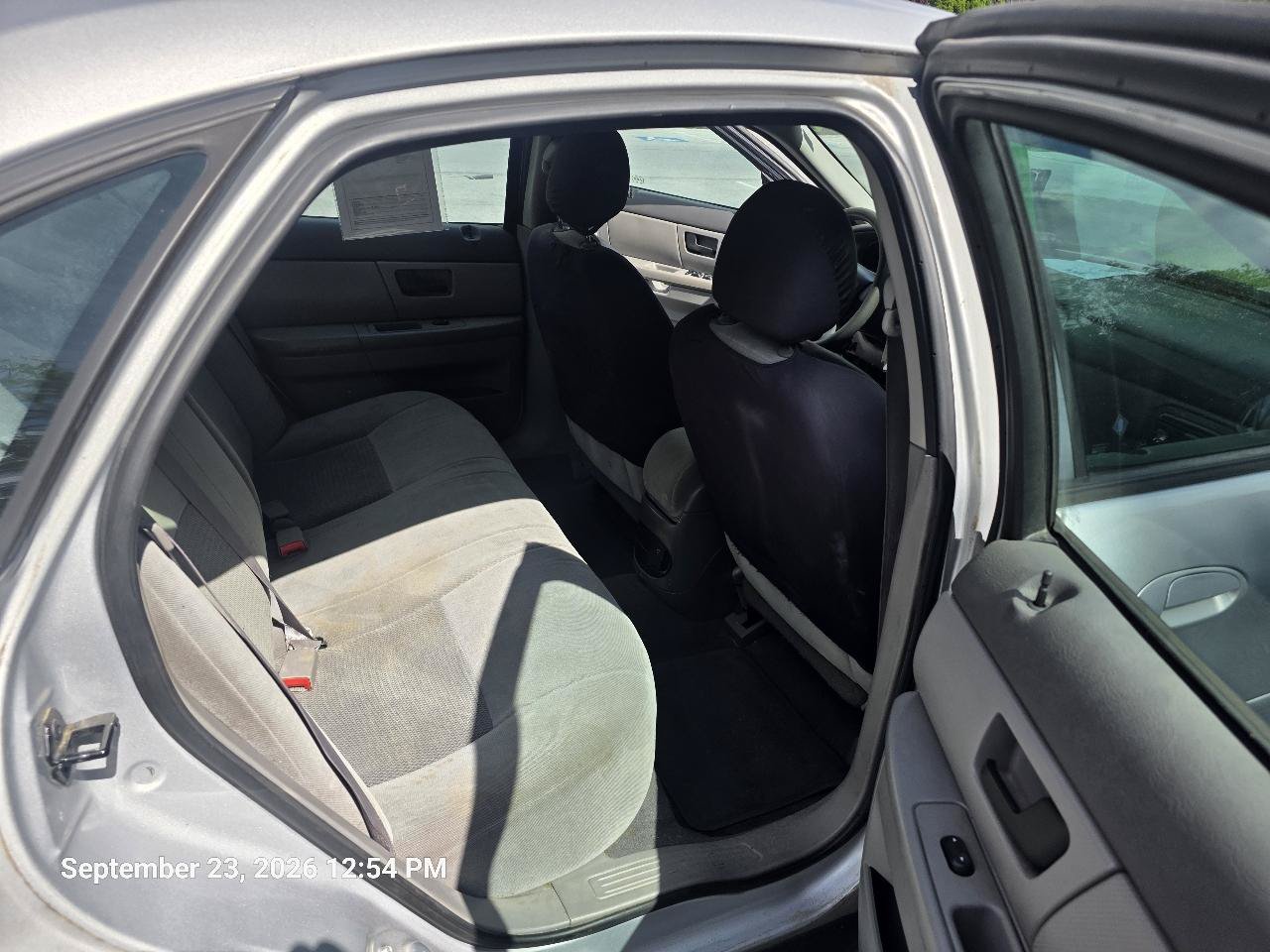 Used 2004 Ford Taurus SES FWD image 15