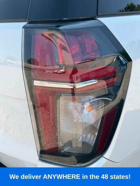 Used 2024 Chevrolet Suburban Premier AWD/4WD image 12