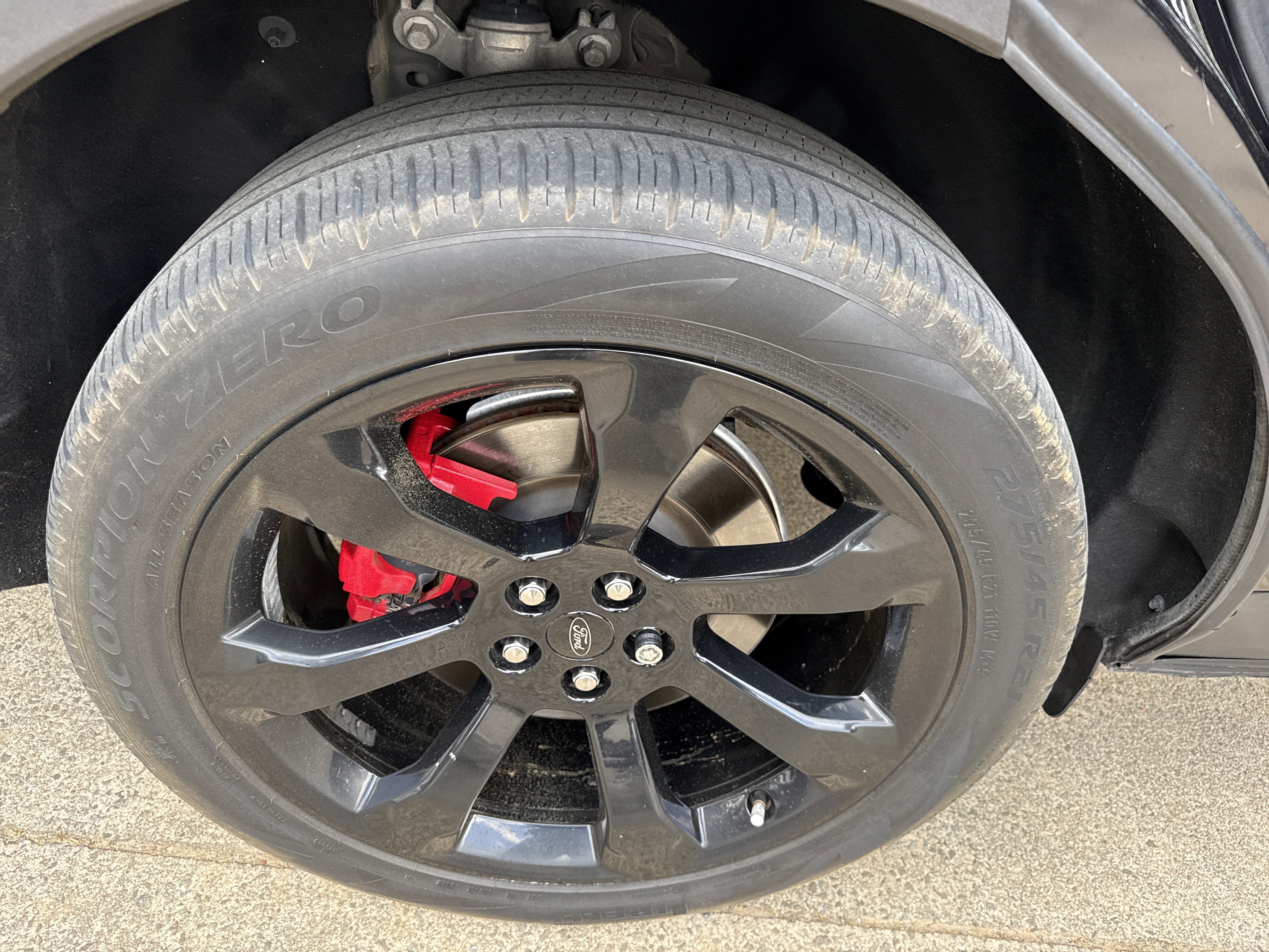 Used 2020 Ford Explorer ST w/ ST Street Pack image 17