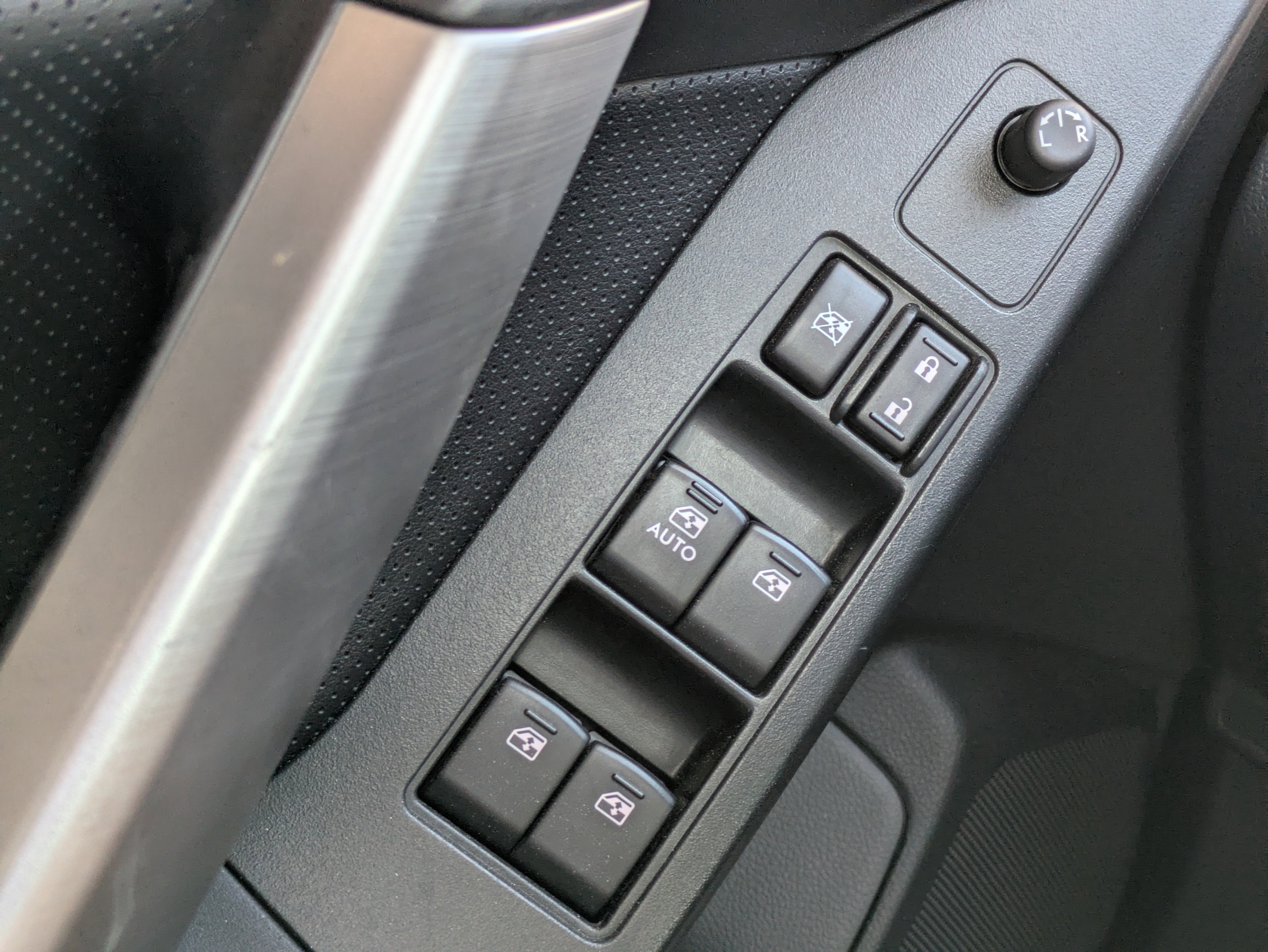 Used 2015 Subaru Forester 2.0XT Touring w/ Eyesight & Navigation System image 23