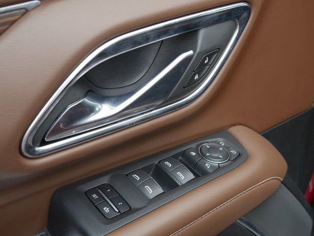 Used 2023 Chevrolet Suburban High Country image 16