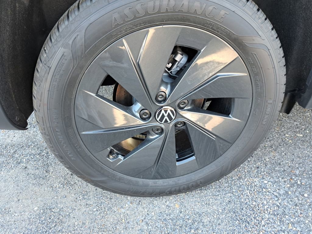 New 2026 Volkswagen Taos S image 25