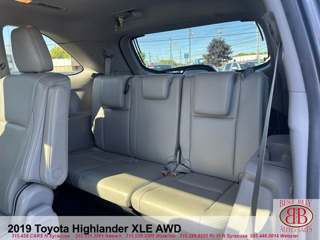 Used 2019 Toyota Highlander XLE image 13