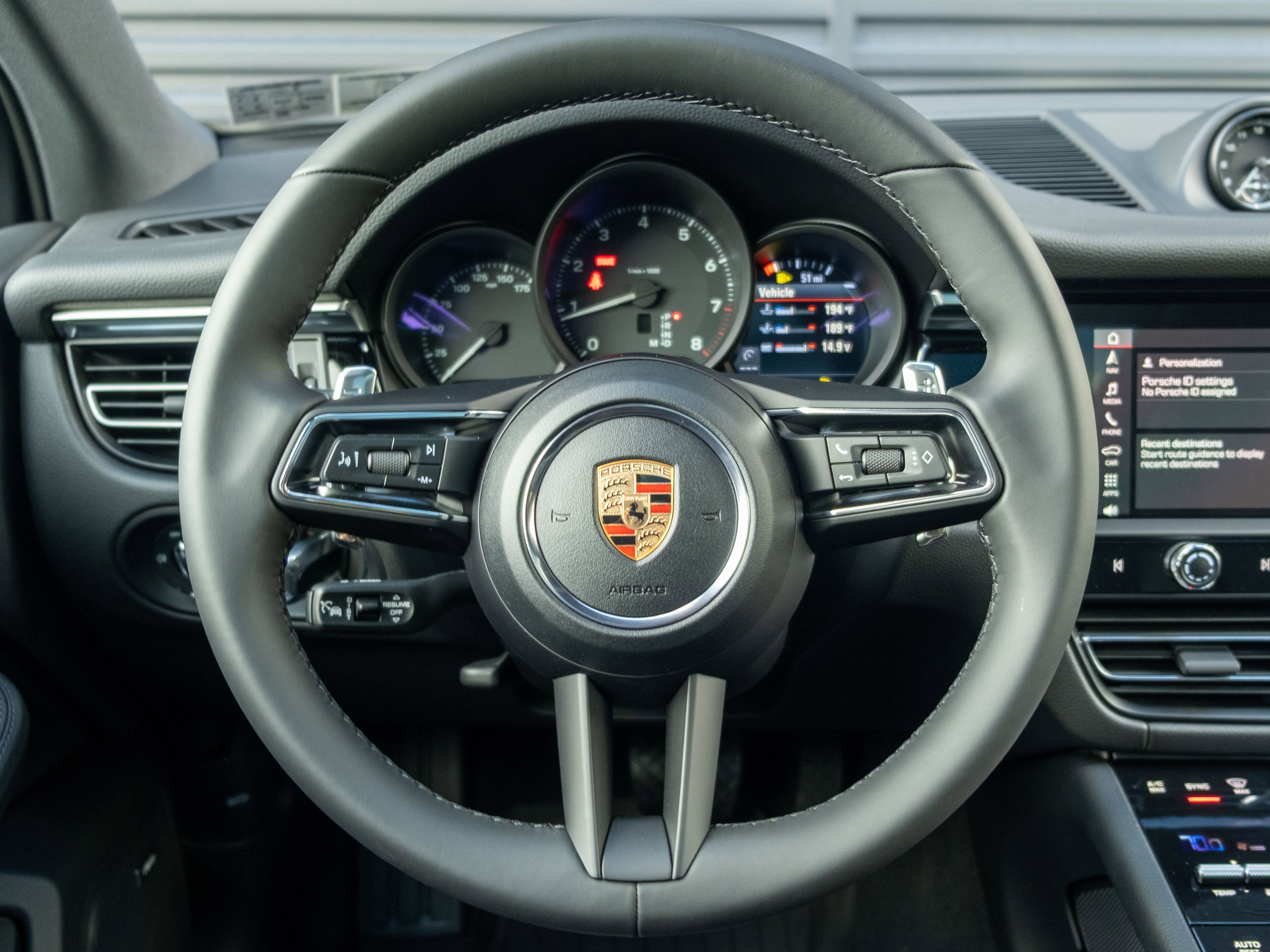 Used 2026 Porsche Macan image 6