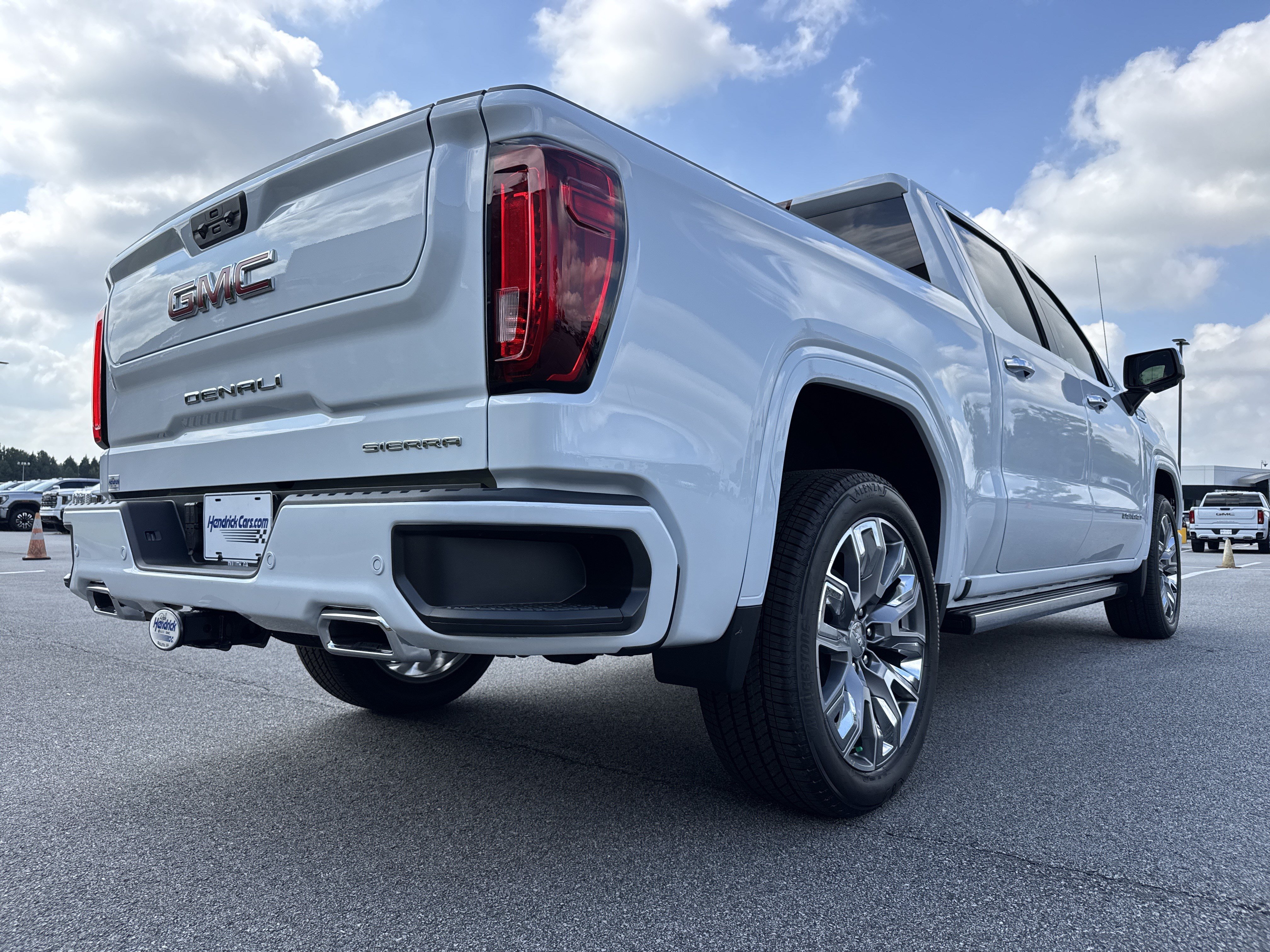 New 2026 GMC Sierra 1500 Denali w/ Denali Reserve Package AWD/4WD image 10