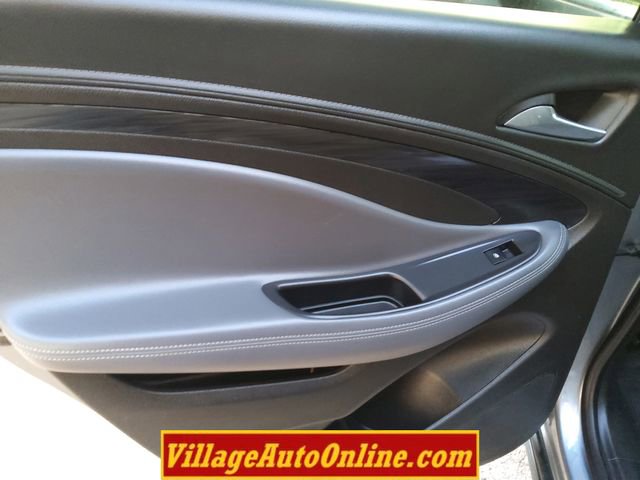 Used 2020 Buick Envision Essence image 29