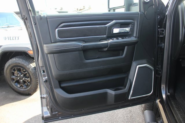 Used 2024 RAM 3500 Laramie w/ Night Edition image 20