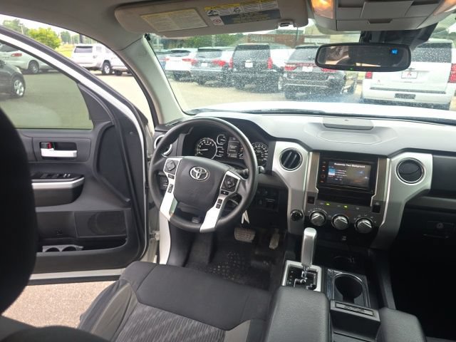 Used 2018 Toyota Tundra SR5 w/ SR5 Upgrade Package AWD/4WD image 16