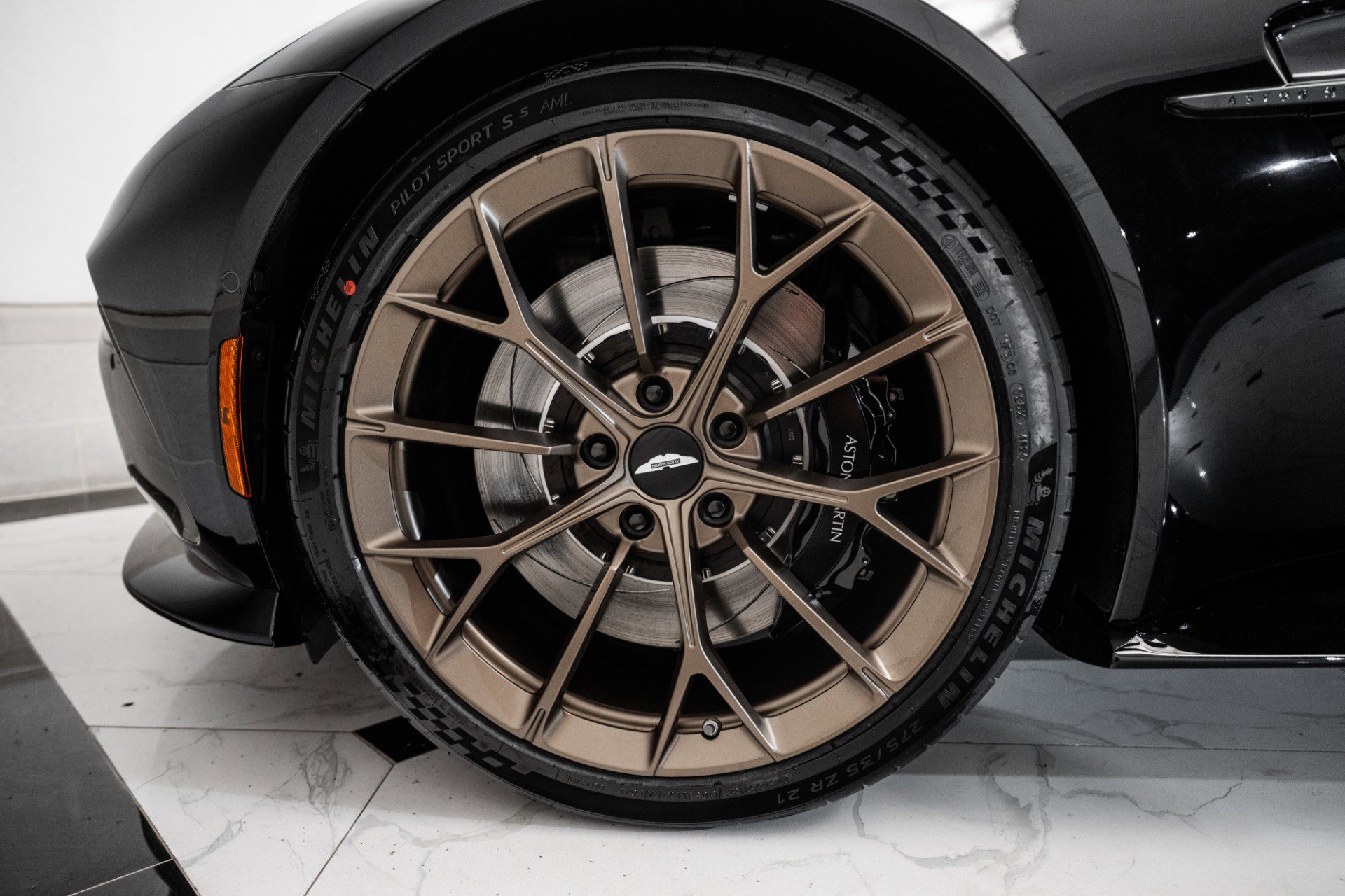 New 2026 Aston Martin V8 Vantage Coupe image 4