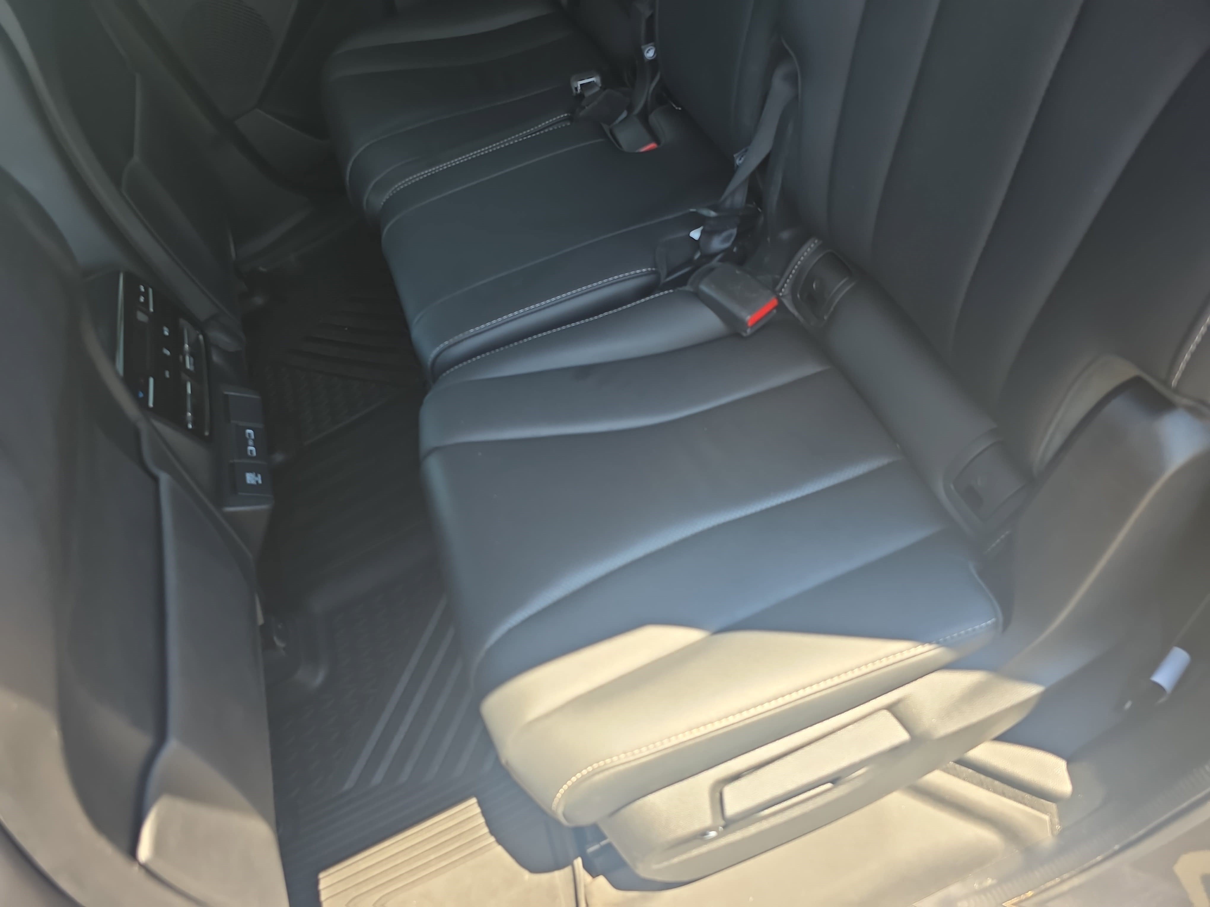 Used 2023 Acura MDX SH-AWD w/ Technology Package image 15