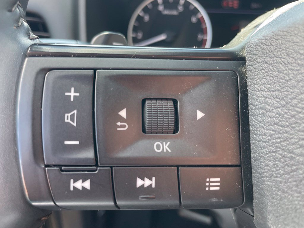 Used 2026 Nissan Rogue SV FWD image 8