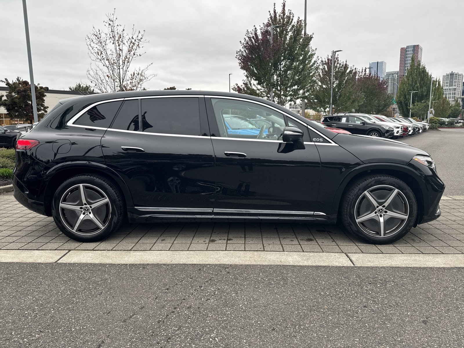 Used 2023 Mercedes-Benz EQS 580 4MATIC SUV image 5