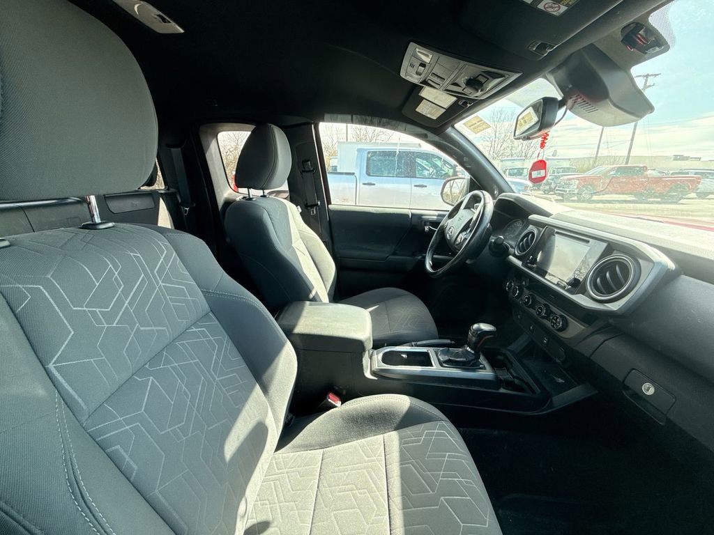 Used 2018 Toyota Tacoma TRD Off-Road image 13