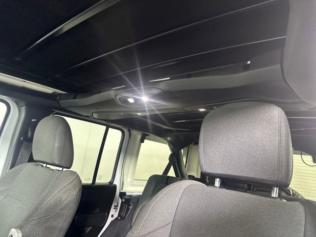 Used 2024 Jeep Wrangler Unlimited image 12