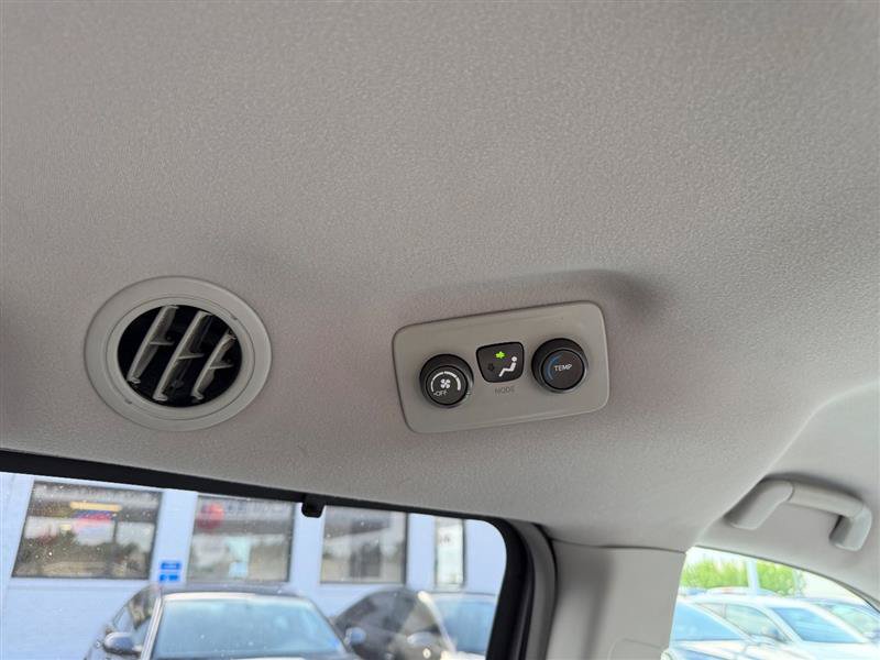 Used 2012 Toyota Sienna LE FWD image 31