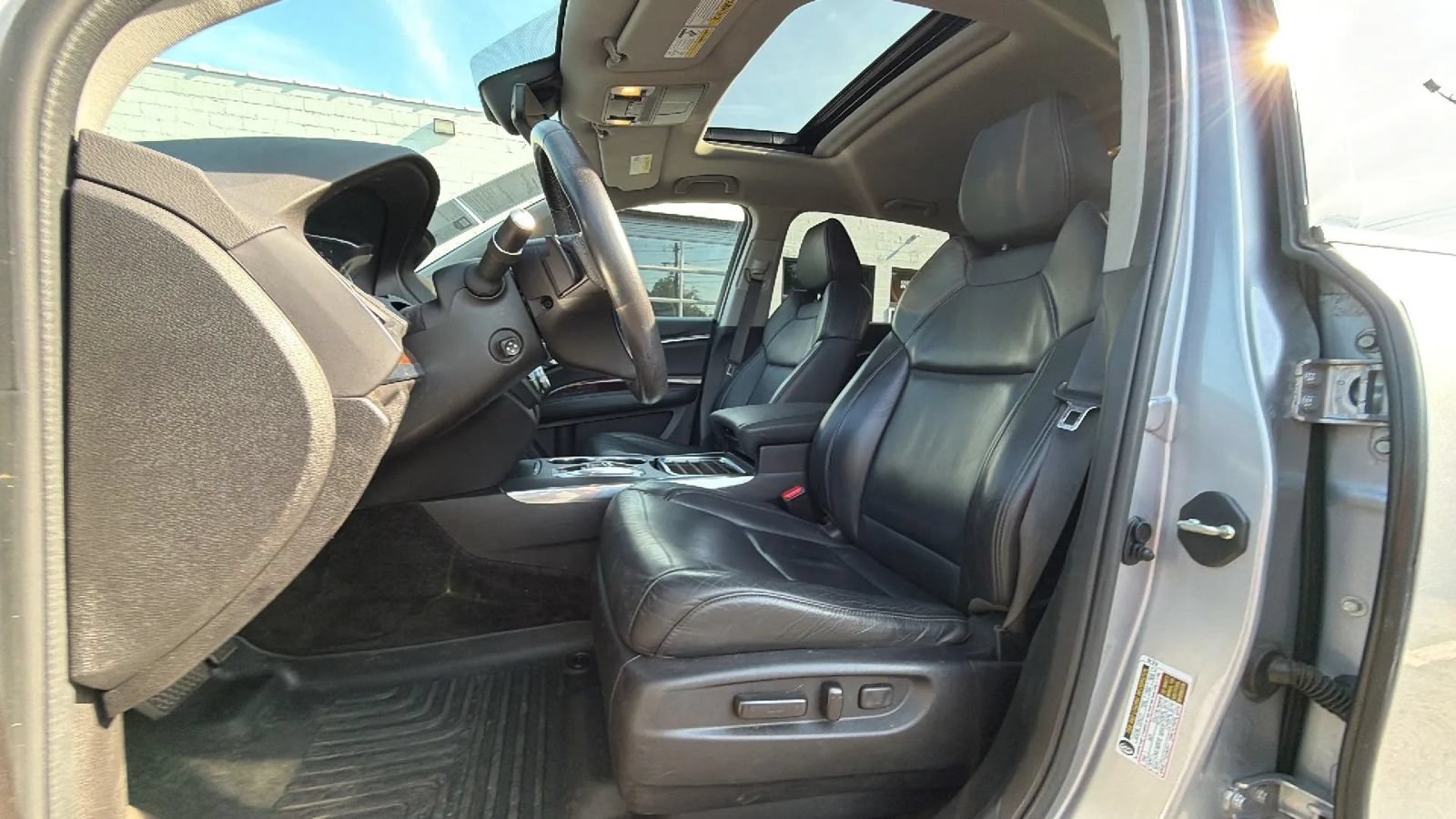 Used 2017 Acura MDX SH-AWD image 13