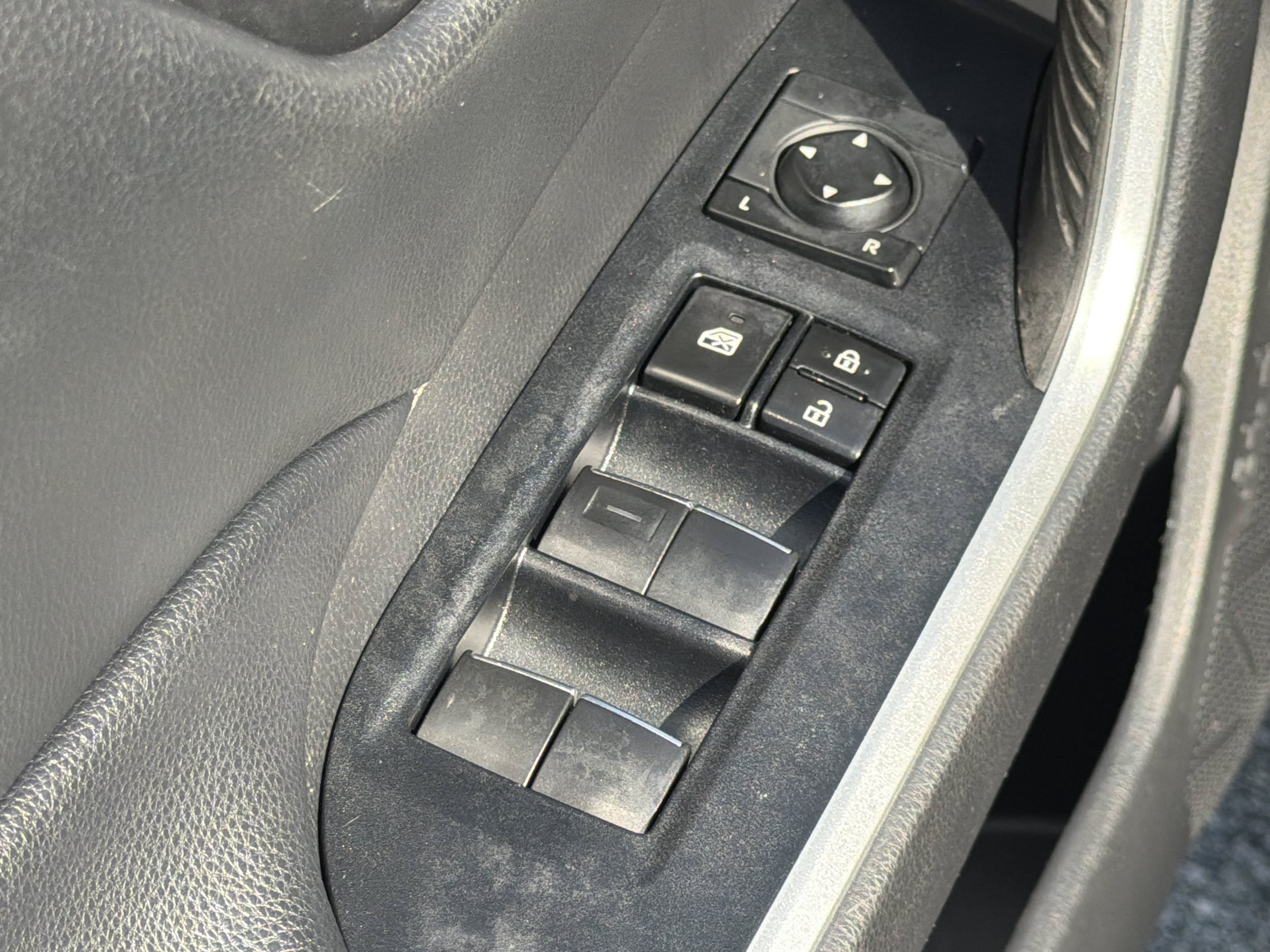 Used 2021 Toyota RAV4 XLE Premium FWD image 16