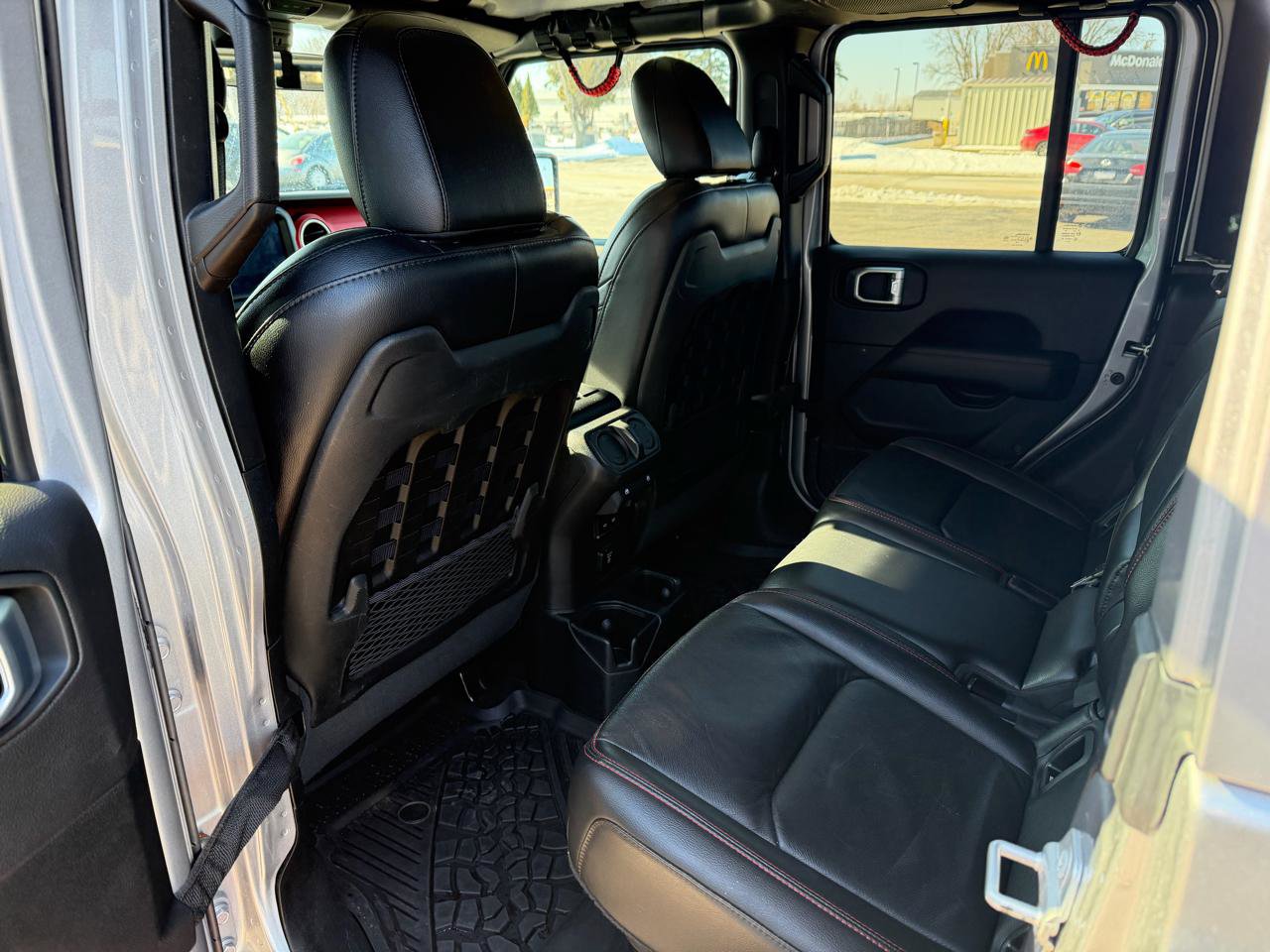 Used 2020 Jeep Gladiator Rubicon w/ Dual Top Group AWD/4WD image 17