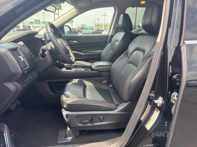 Used 2023 Nissan Pathfinder SL image 18