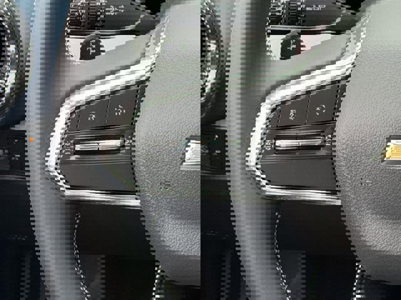 New 2026 Chevrolet Equinox EV LT w/ Convenience Package II image 13