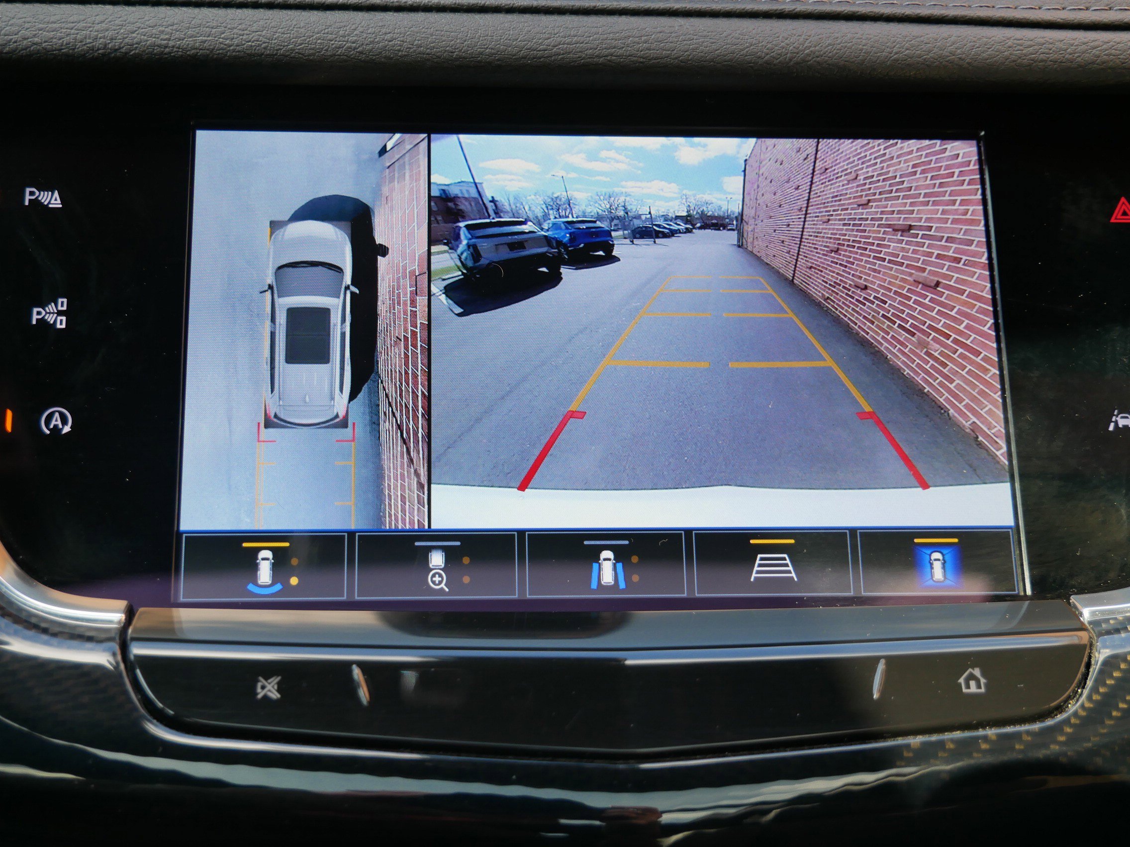 Certified 2023 Cadillac XT6 Sport w/ Technology Package image 15