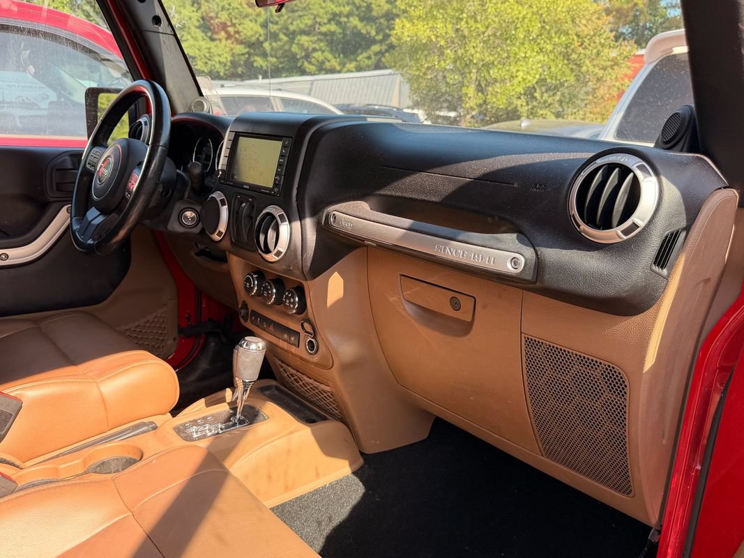 Used 2012 Jeep Wrangler Rubicon w/ Dual Top Group AWD/4WD image 15