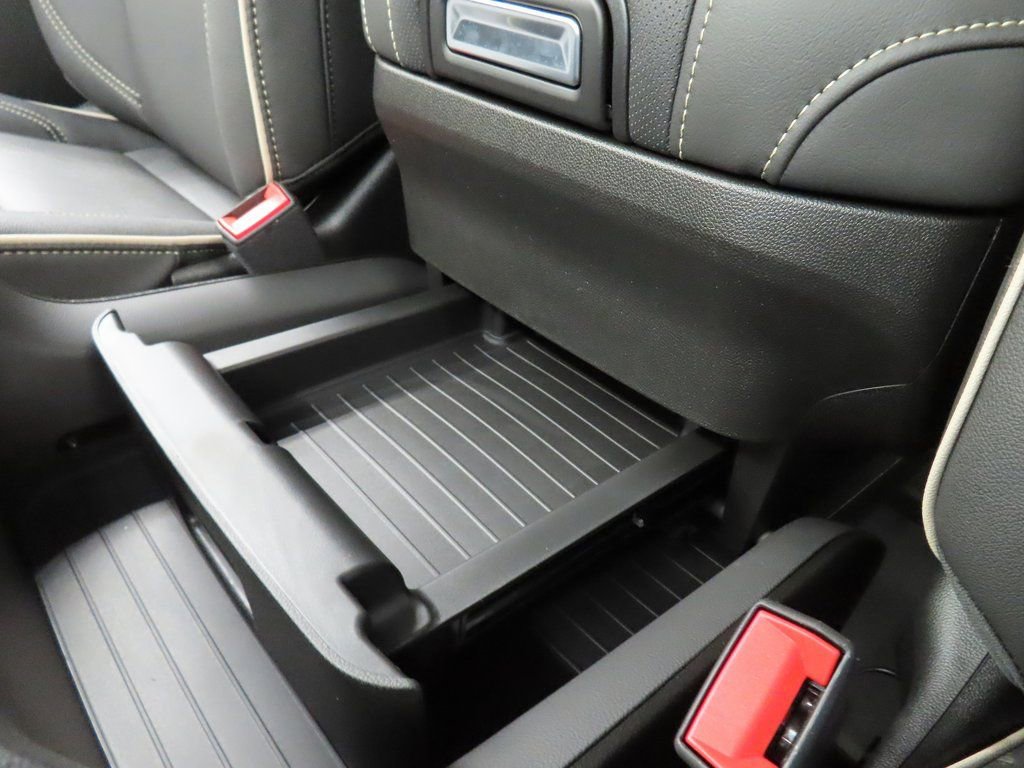 Used 2025 Chevrolet Suburban Premier AWD/4WD image 27