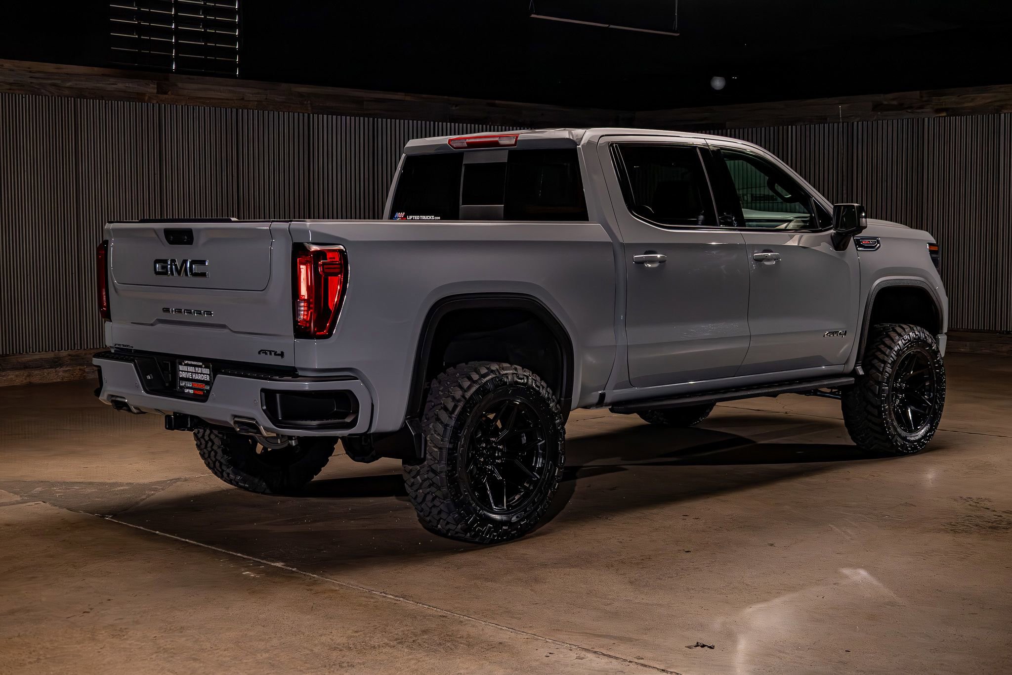 Used 2025 GMC Sierra 1500 AT4 w/ AT4 Premium Package AWD/4WD image 10