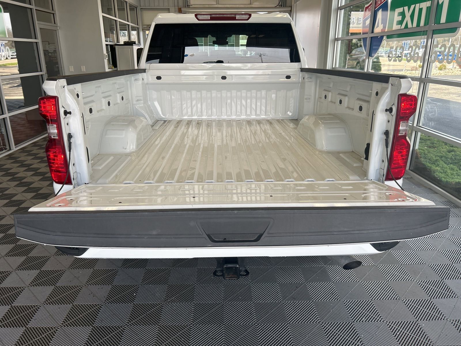 Used 2025 Chevrolet Silverado 2500 LT w/ Convenience Package image 7