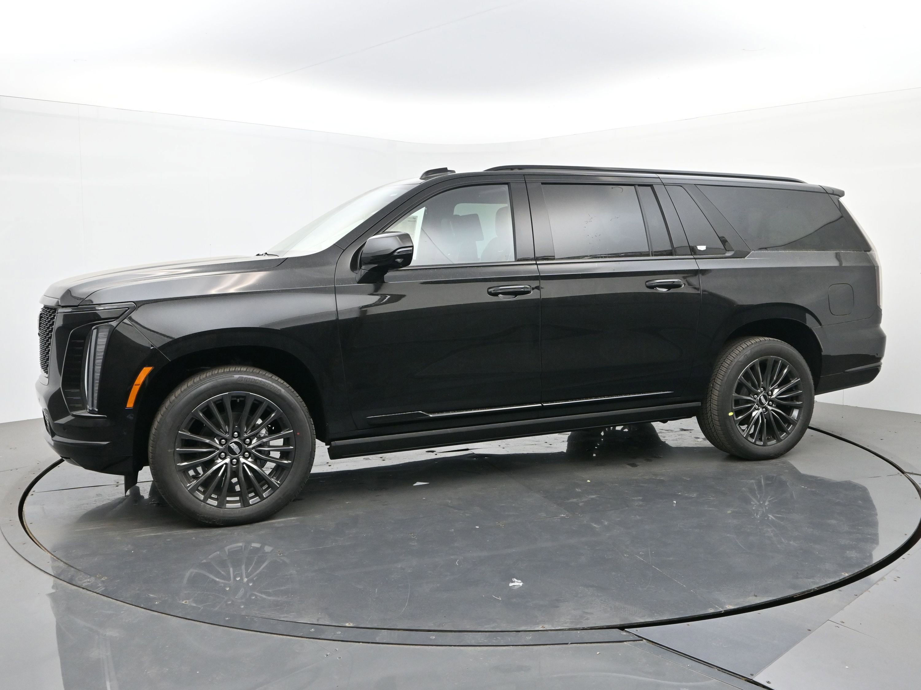New 2026 Cadillac Escalade ESV Platinum Sport AWD/4WD image 2