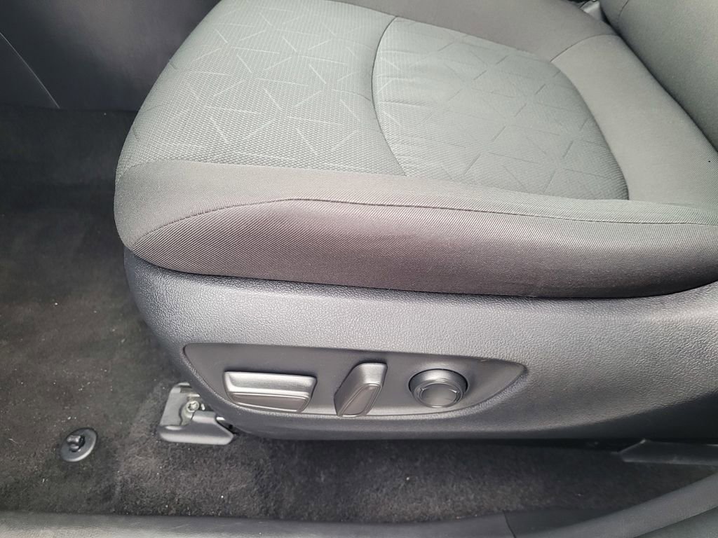 Used 2024 Toyota RAV4 XLE image 27