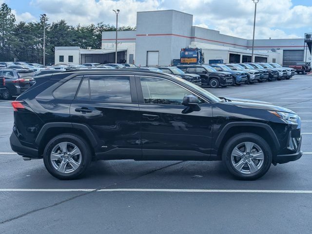 Used 2025 Toyota RAV4 LE AWD/4WD image 8