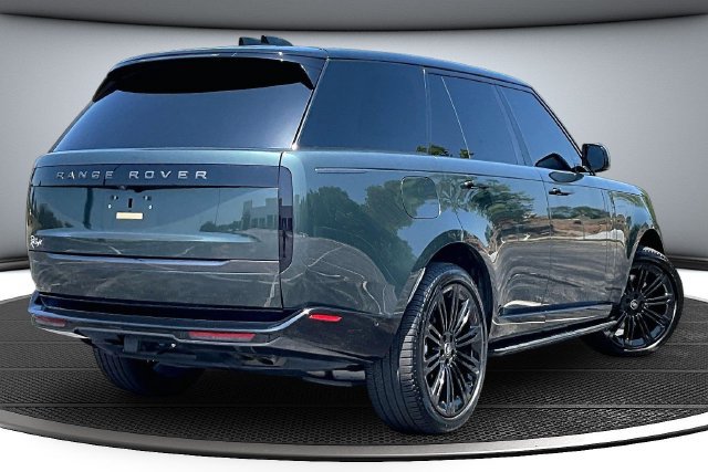 Used 2024 Land Rover Range Rover SE AWD/4WD image 6