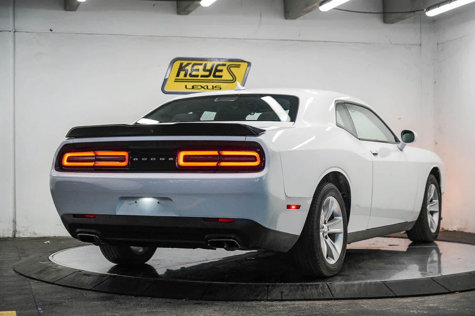 Used 2023 Dodge Challenger SXT RWD image 6