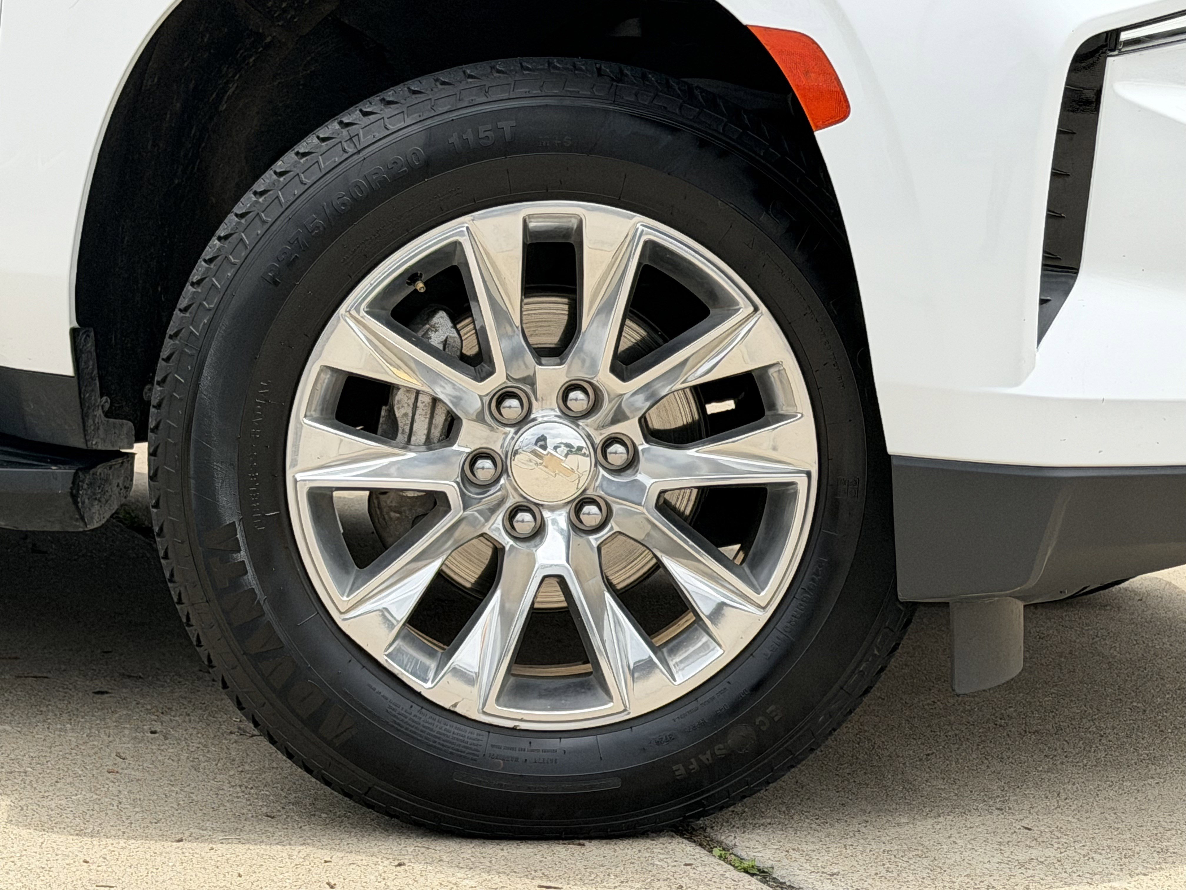 Used 2023 Chevrolet Suburban Premier RWD image 3