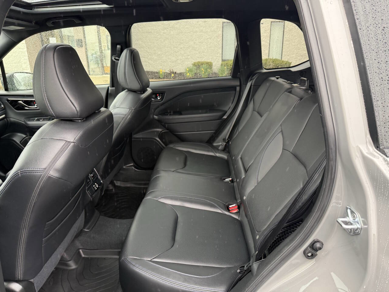 Used 2025 Subaru Forester Limited w/ Popular Package image 21