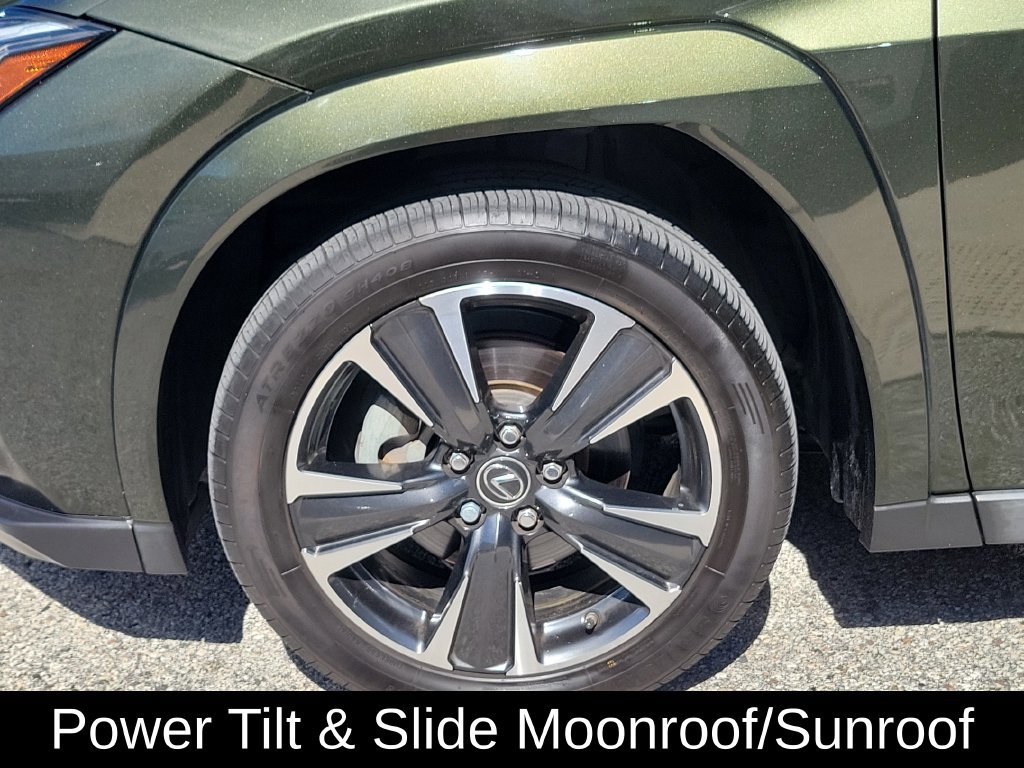 Used 2022 Lexus UX 200 w/ Premium Package FWD image 6