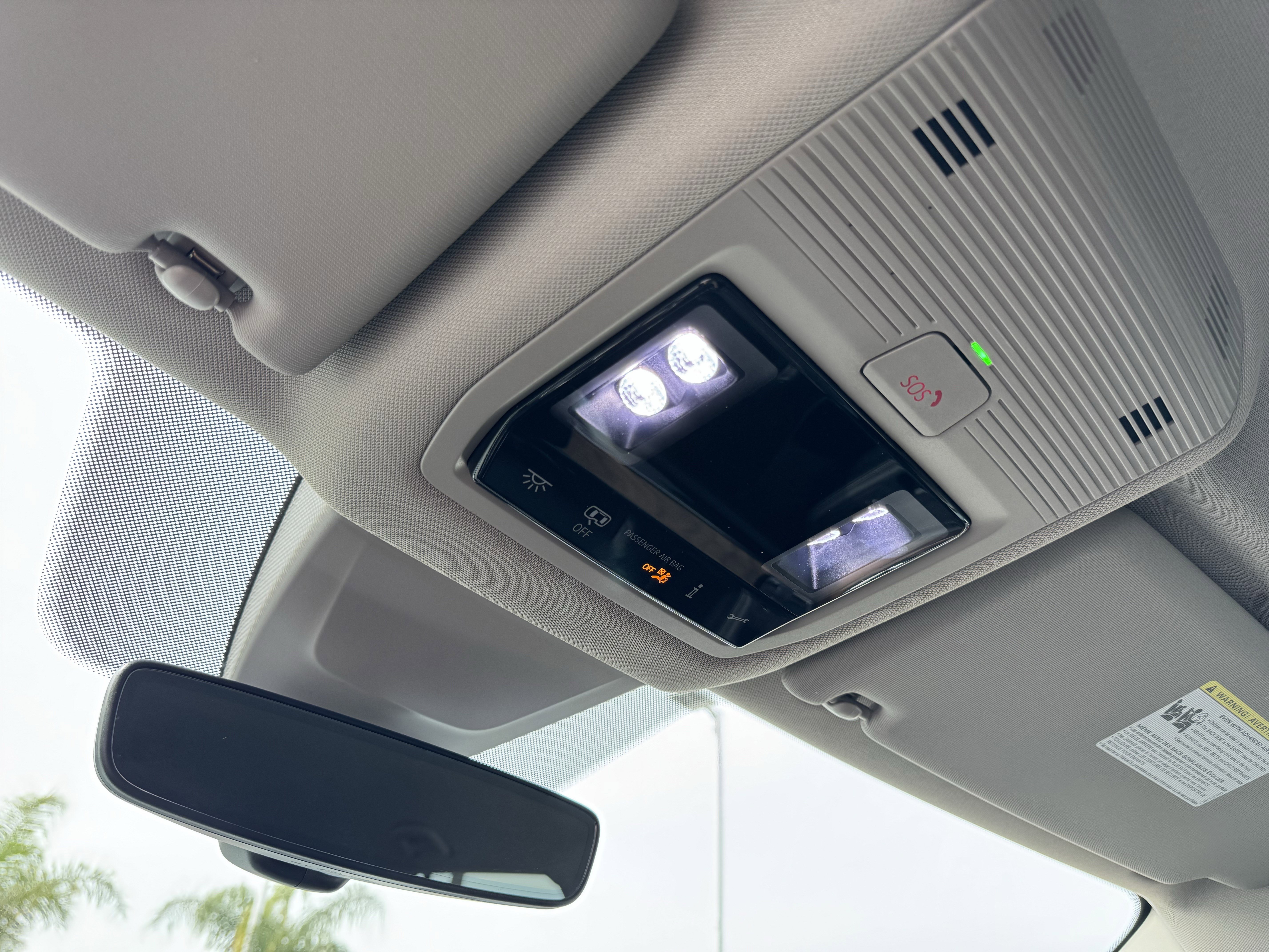 Used 2024 Volkswagen Atlas SE image 30