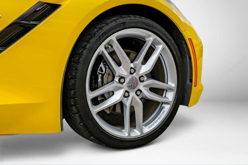 Used 2019 Chevrolet Corvette Stingray Coupe w/ 1LT RWD image 44