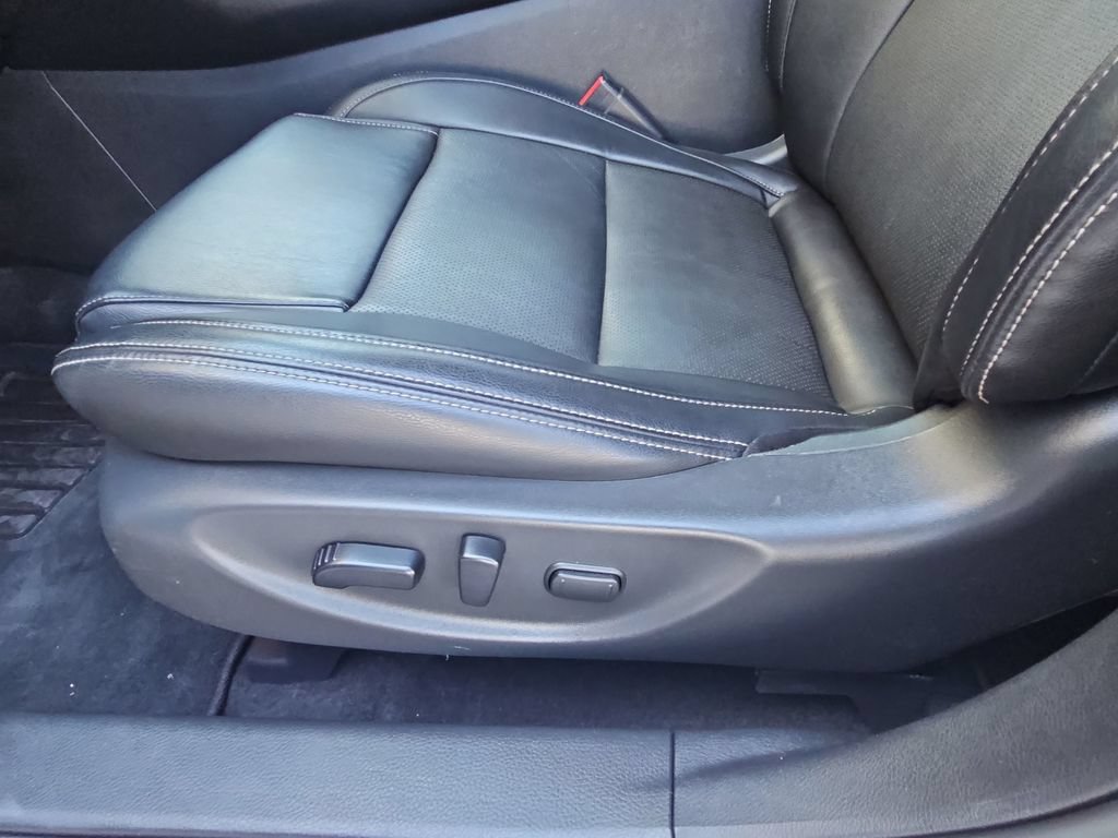 Used 2022 Nissan Maxima SV w/ Floor Mat Group FWD image 12