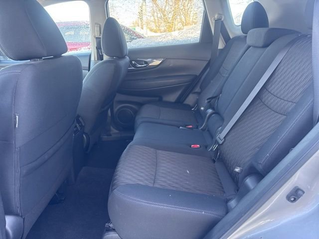 Used 2020 Nissan Rogue SV image 18