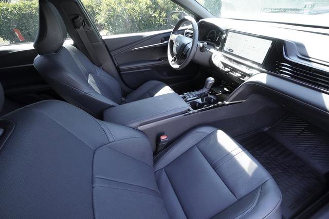 Used 2025 Toyota Camry XSE FWD image 24