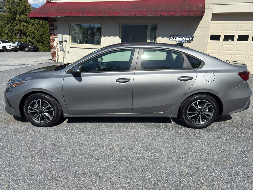 Used 2023 Kia Forte LXS w/ LXS Technology Package FWD image 2