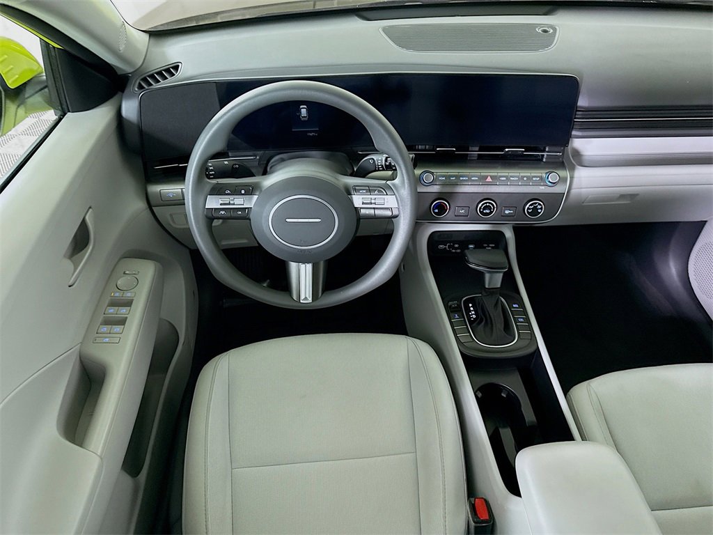 Certified 2025 Hyundai Kona SE image 4