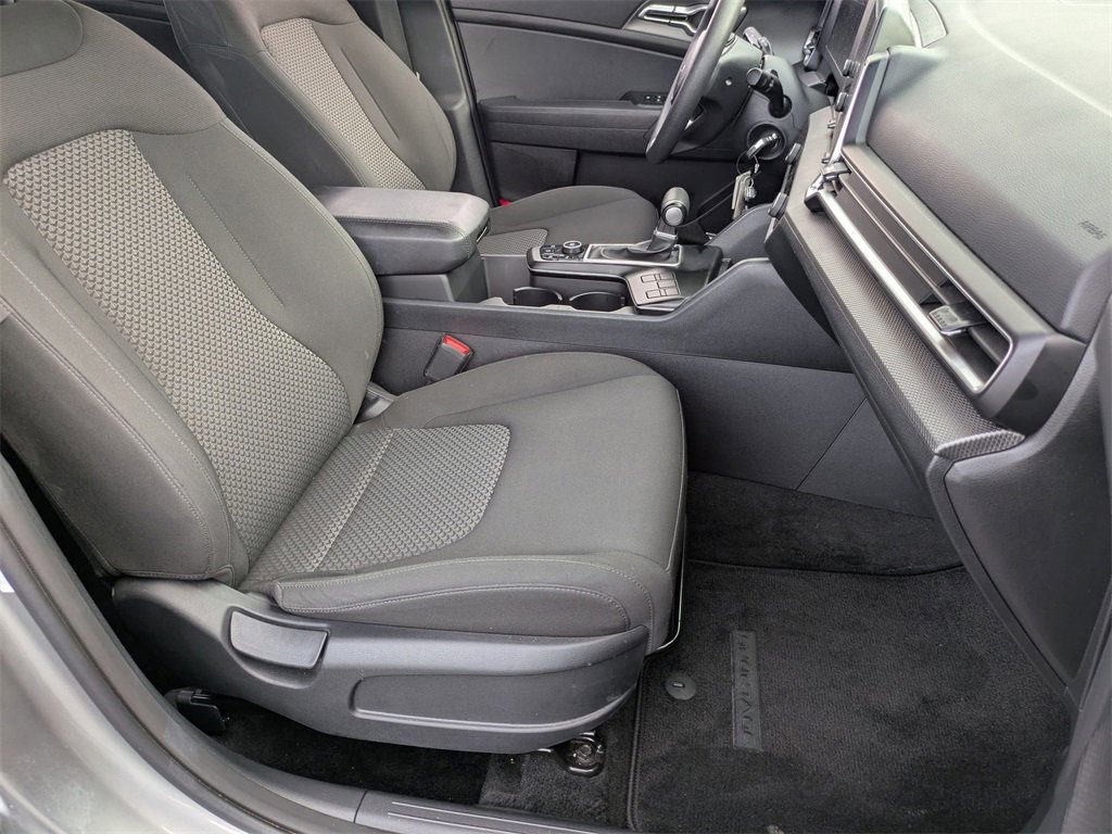 Used 2024 Kia Sportage LX image 29