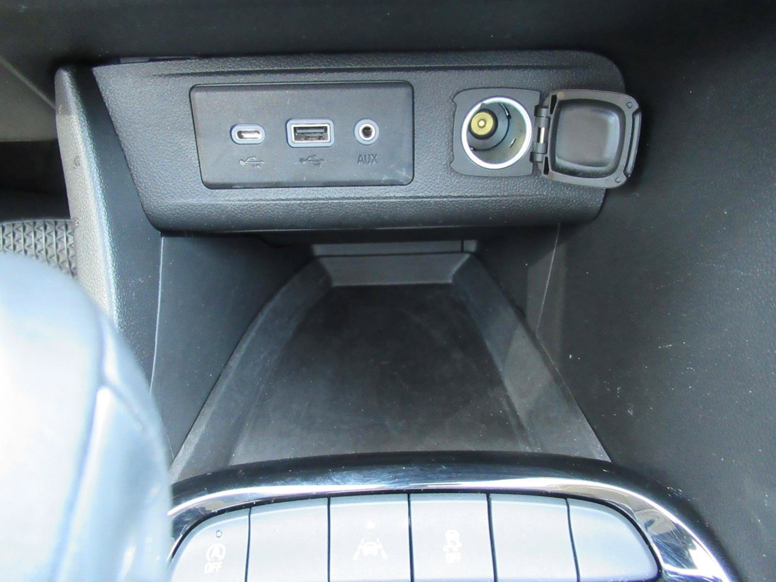 Used 2023 Buick Encore GX Preferred w/ Cold Weather Comfort Package FWD image 28