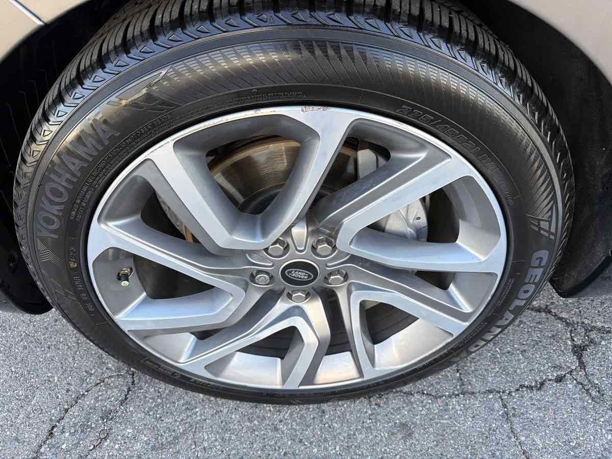 Used 2018 Land Rover Range Rover Sport HSE image 24