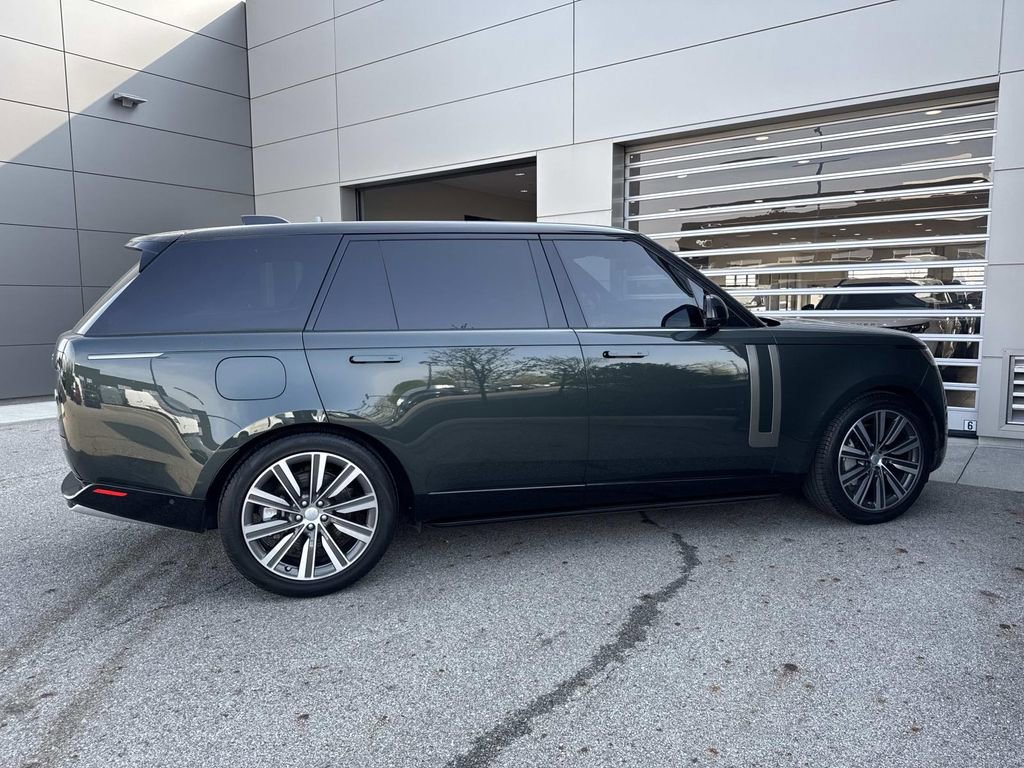 Certified 2023 Land Rover Range Rover Long Wheelbase SE AWD/4WD image 8