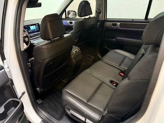 Used 2025 Hyundai Santa Fe Limited image 33