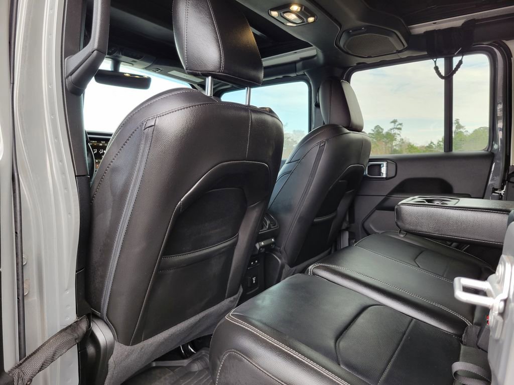 Used 2023 Jeep Wrangler Unlimited Sahara w/ Cold Weather Group image 17